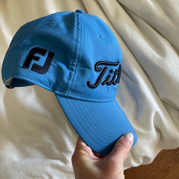 Titleist blue golf hat. Like new condition. - Picture 2 of 4